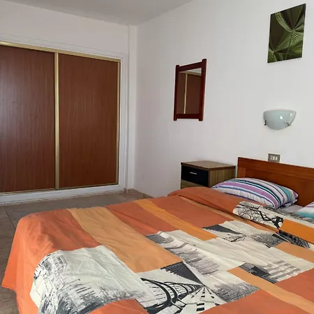 Beachfront Goldenmile Piramides